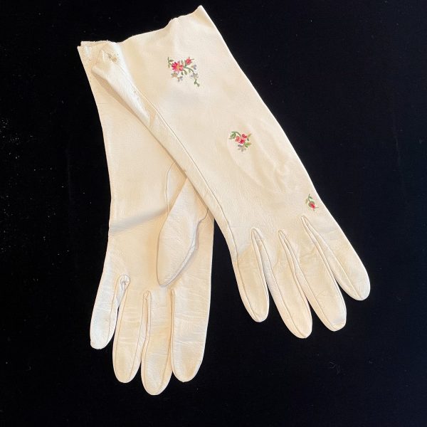 SOLD Vintage Embroidered White Kid Leather Gloves, SZ 7 For Discount