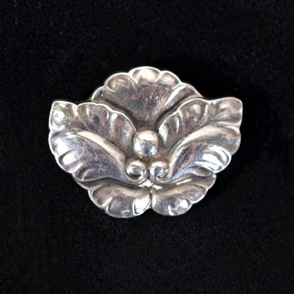 Vintage Early Georg Jensen Sterling Silver Flower Leaf Brooch Pin, Hallmarked 6.6 Grams For Sale